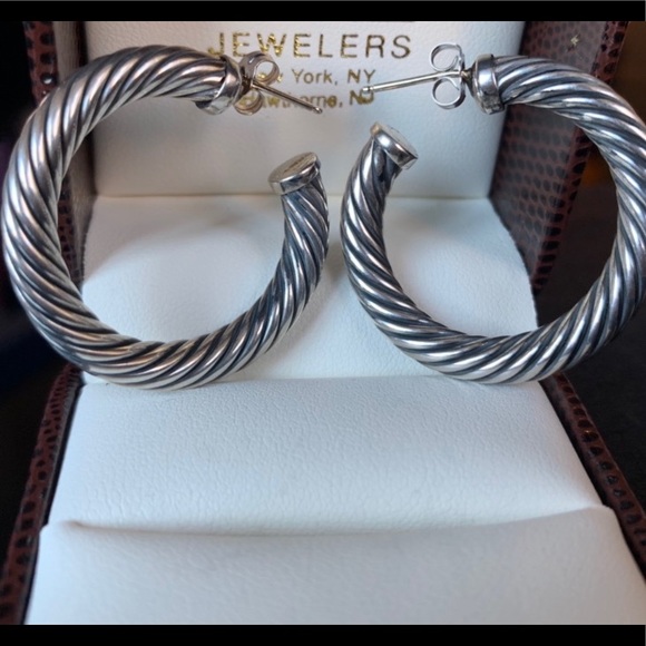 David Yurman Medium Cable Hoop Earrings Silver - Picture 5 of 5